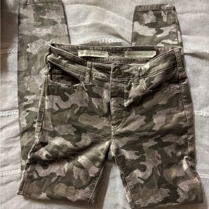 Anthropologie Pilcro Camouflage Velvet Jeans Grey Brown Size 25 High Rise Skinny